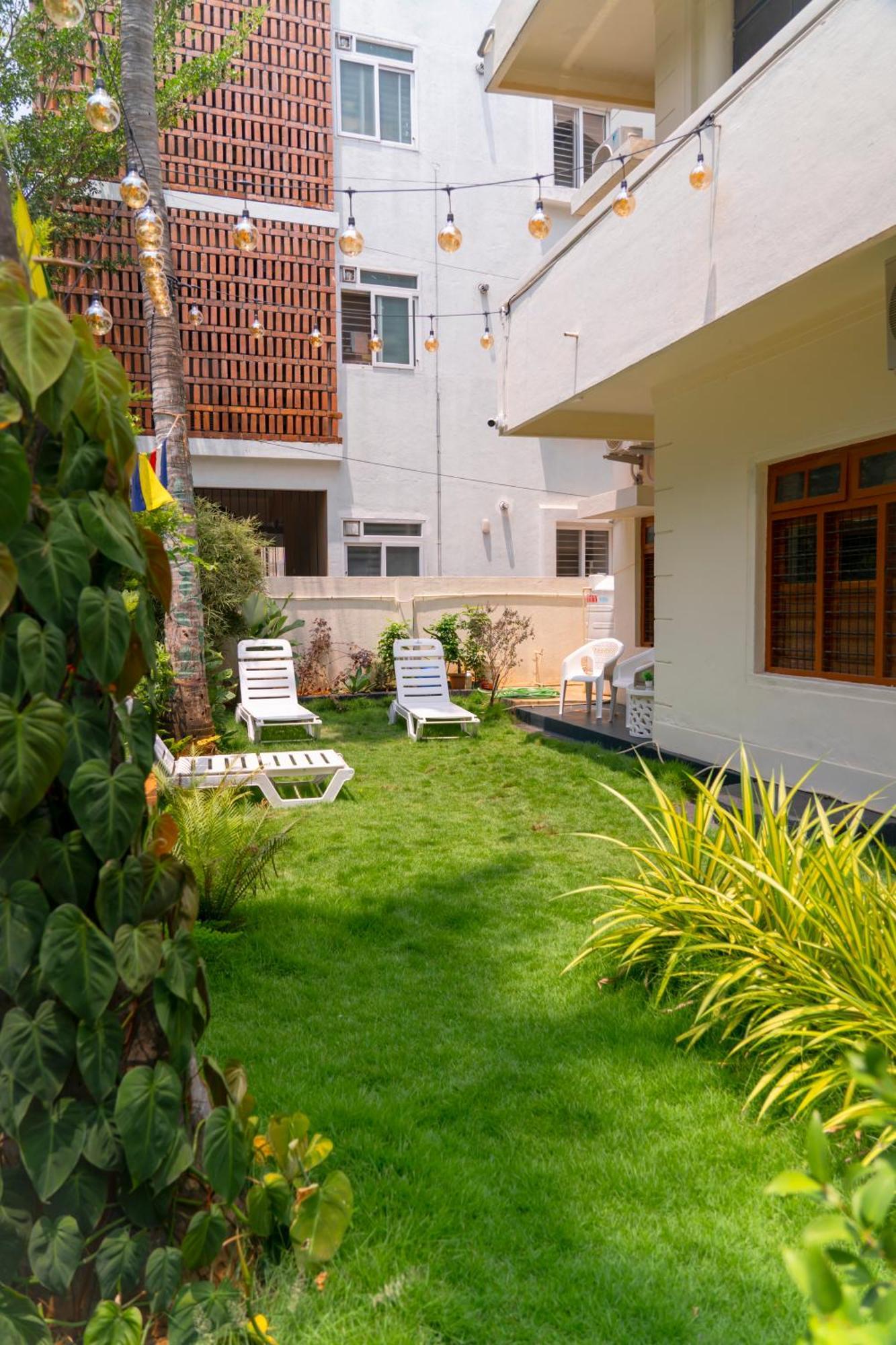 Leo Vishroam Hostel Мисор Екстериор снимка