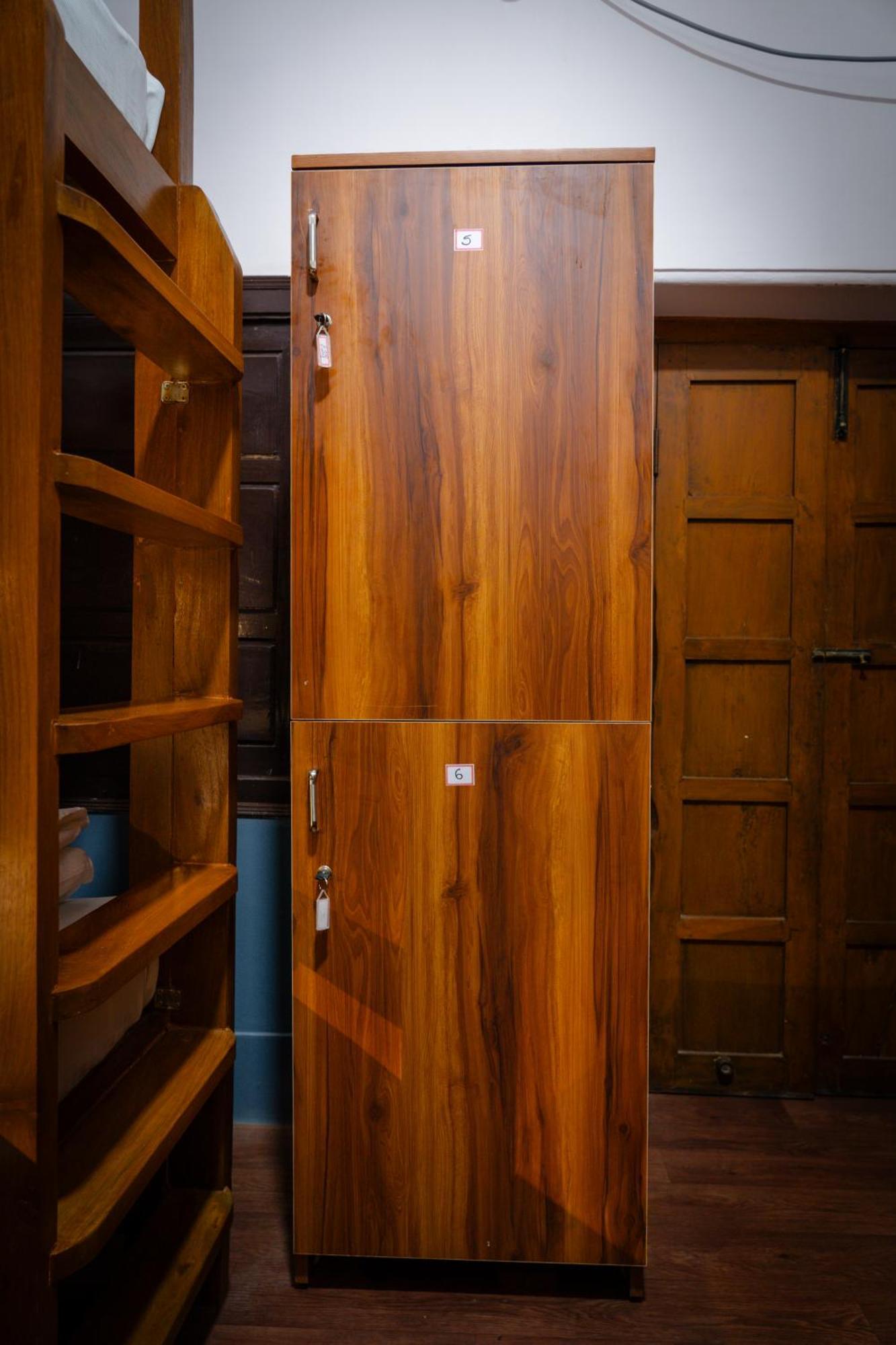 Leo Vishroam Hostel Мисор Екстериор снимка