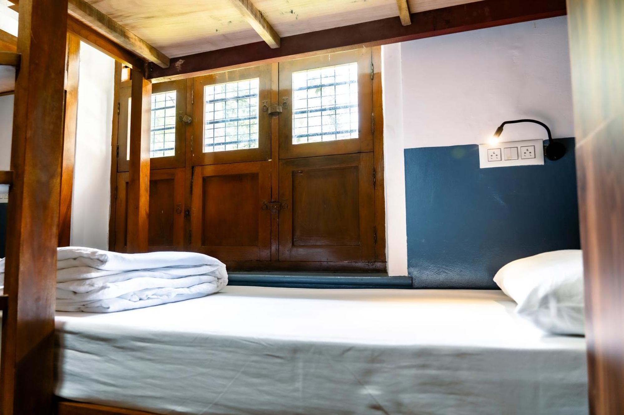 Leo Vishroam Hostel Мисор Екстериор снимка